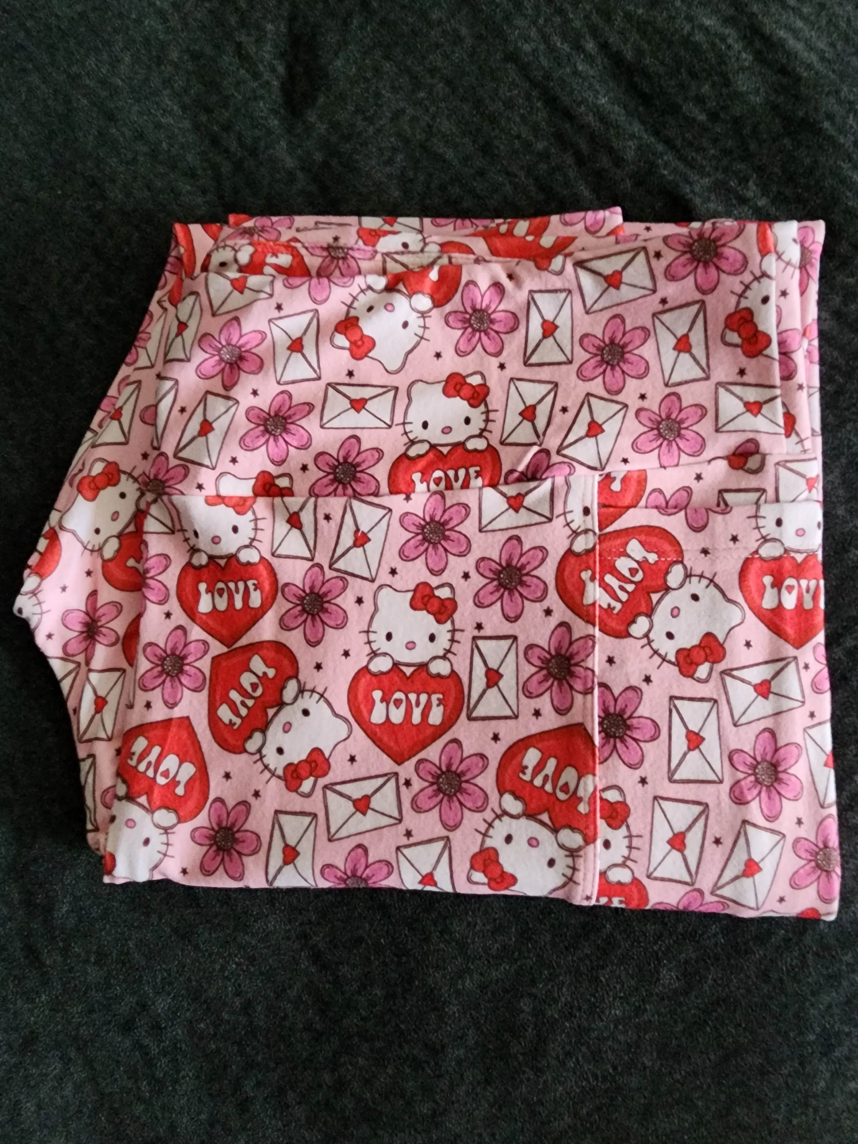 *Charlie's Project Hello Kitty Hearts and Flowers Leggings