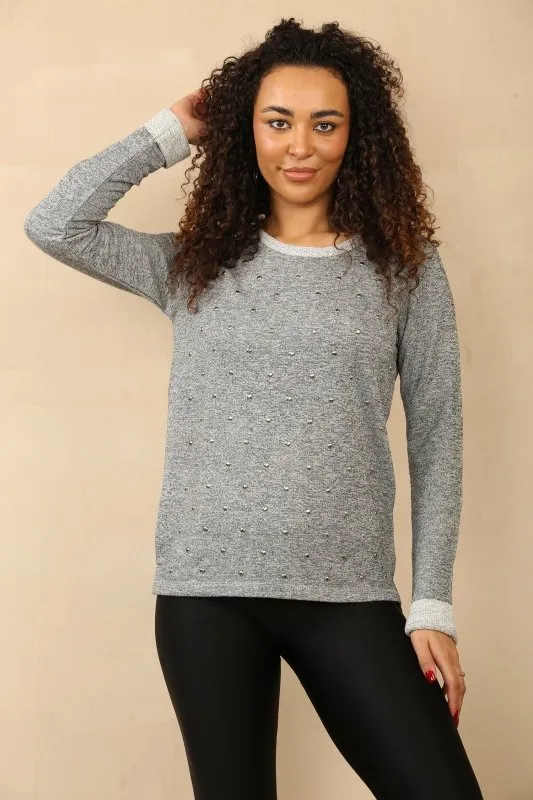 Cosy Knit Jumper with Stud Detailing – Effortless Style and Warmth