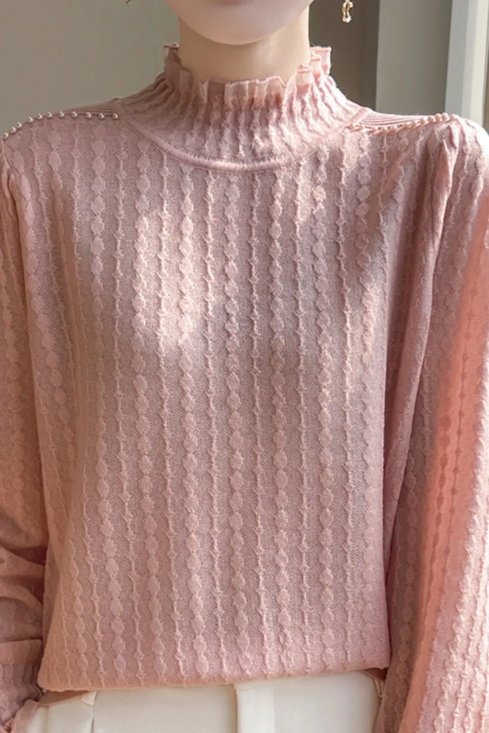 Lace-trimmed semi-high-neck base layer shirt