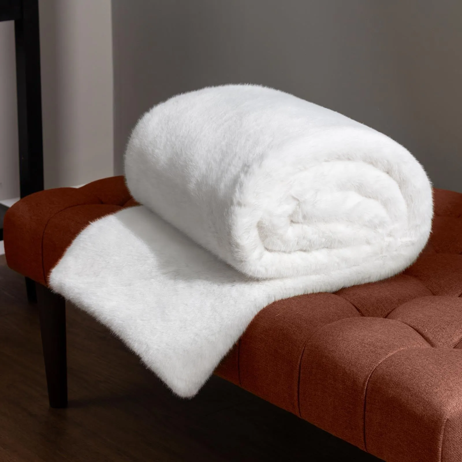 Stanza Faux Fur Throw White