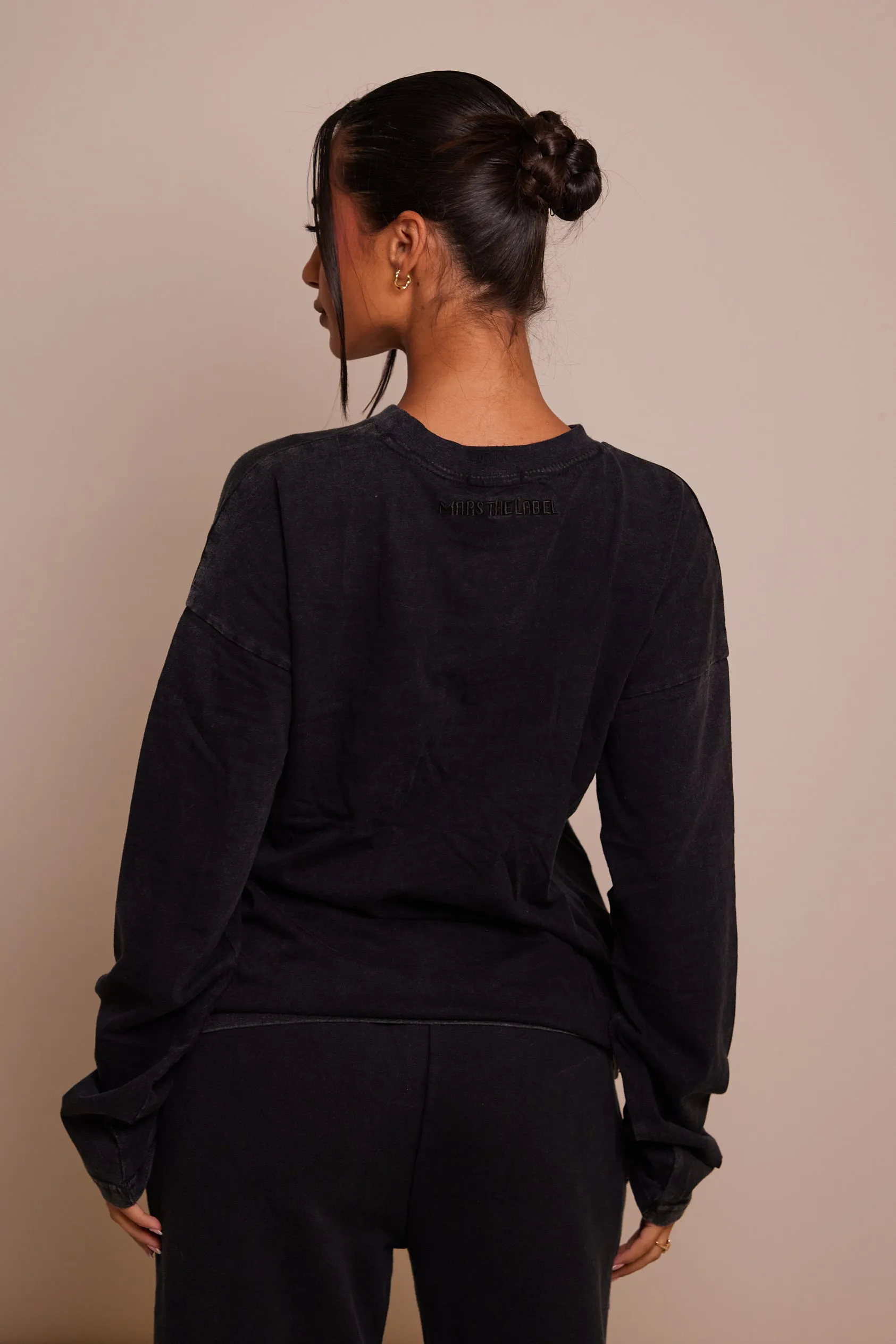 The Embossed Long Sleeve T-shirt - Charcoal