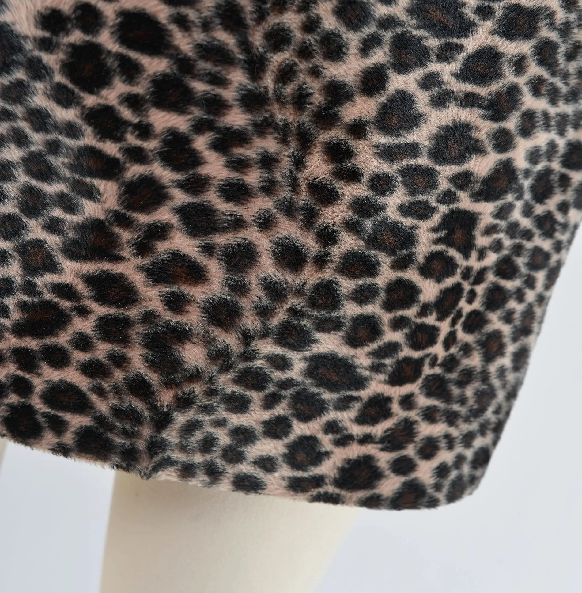 Vintage 90s Leopard Print Faux Fur Mini Skirt size S