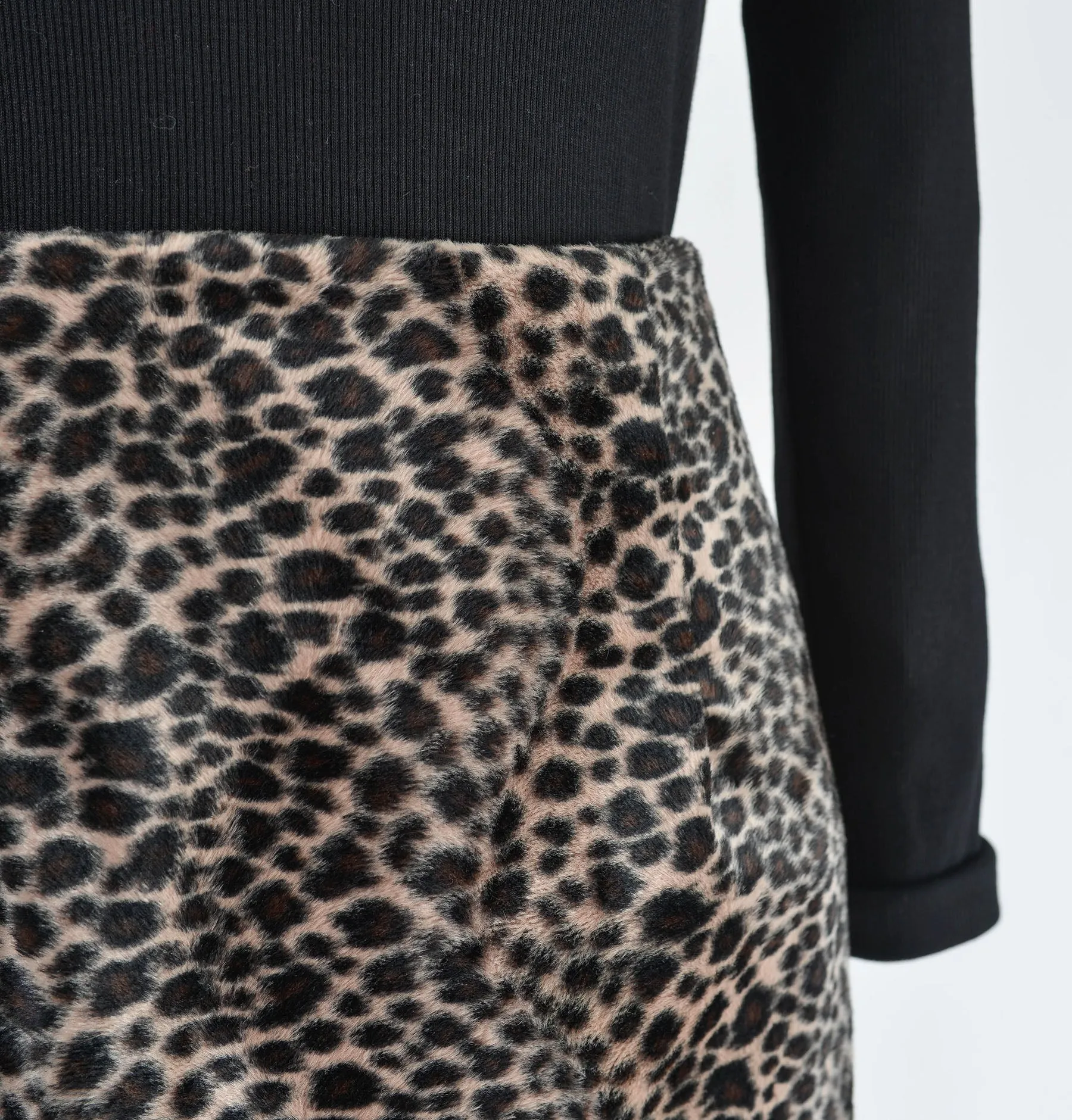 Vintage 90s Leopard Print Faux Fur Mini Skirt size S